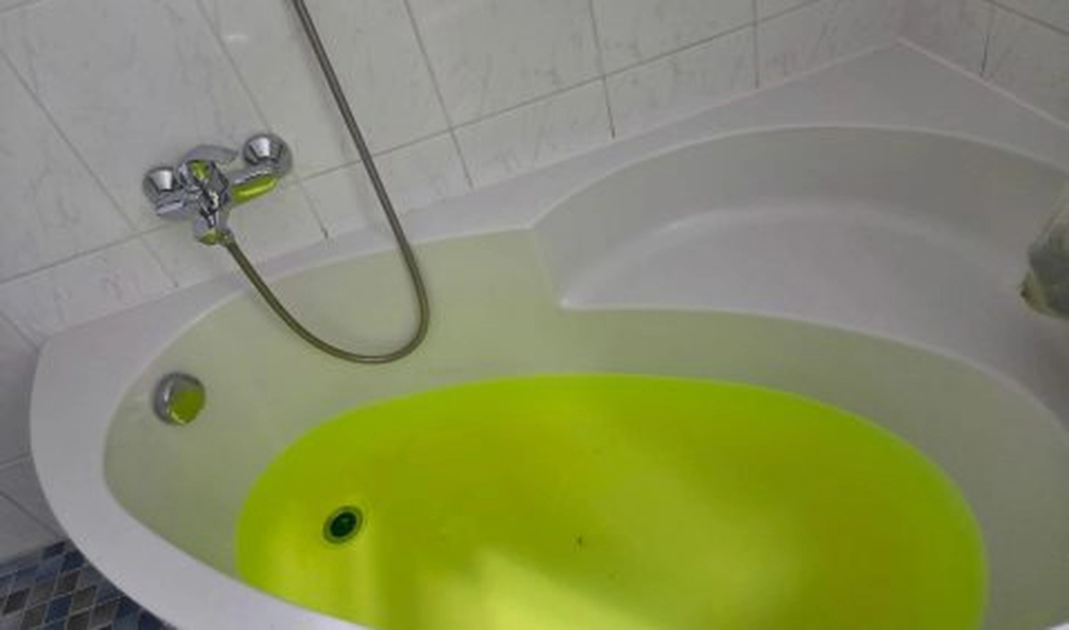 DG Ortungstechnik - Professionelle Leckortung -Leckortung mit Farbstoffen – Uranin & Luminat